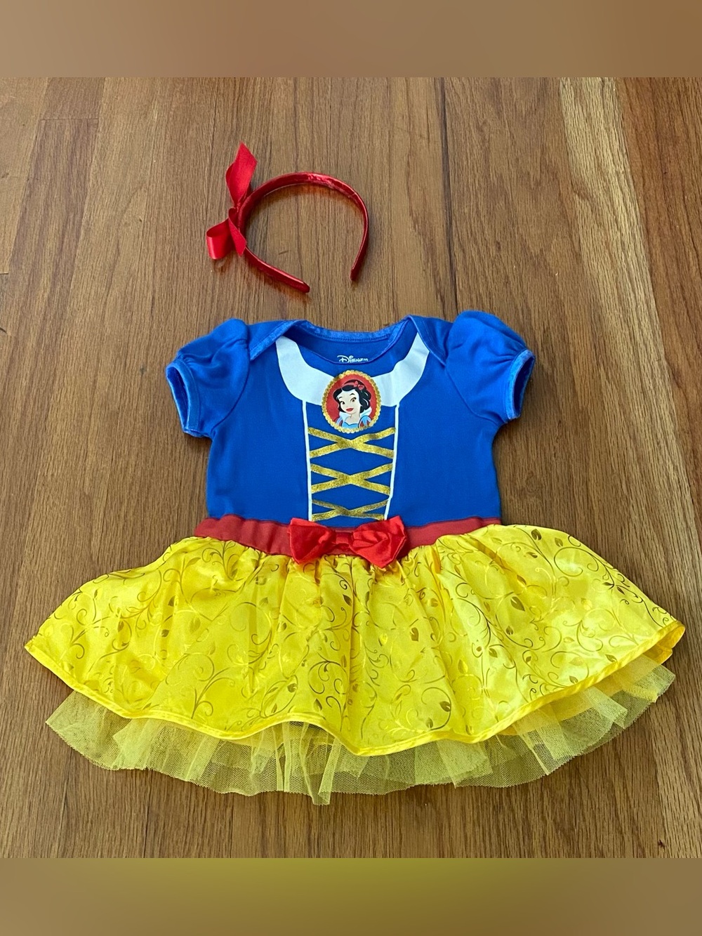 Disney Girls Snow White Costume With Matching Head Band